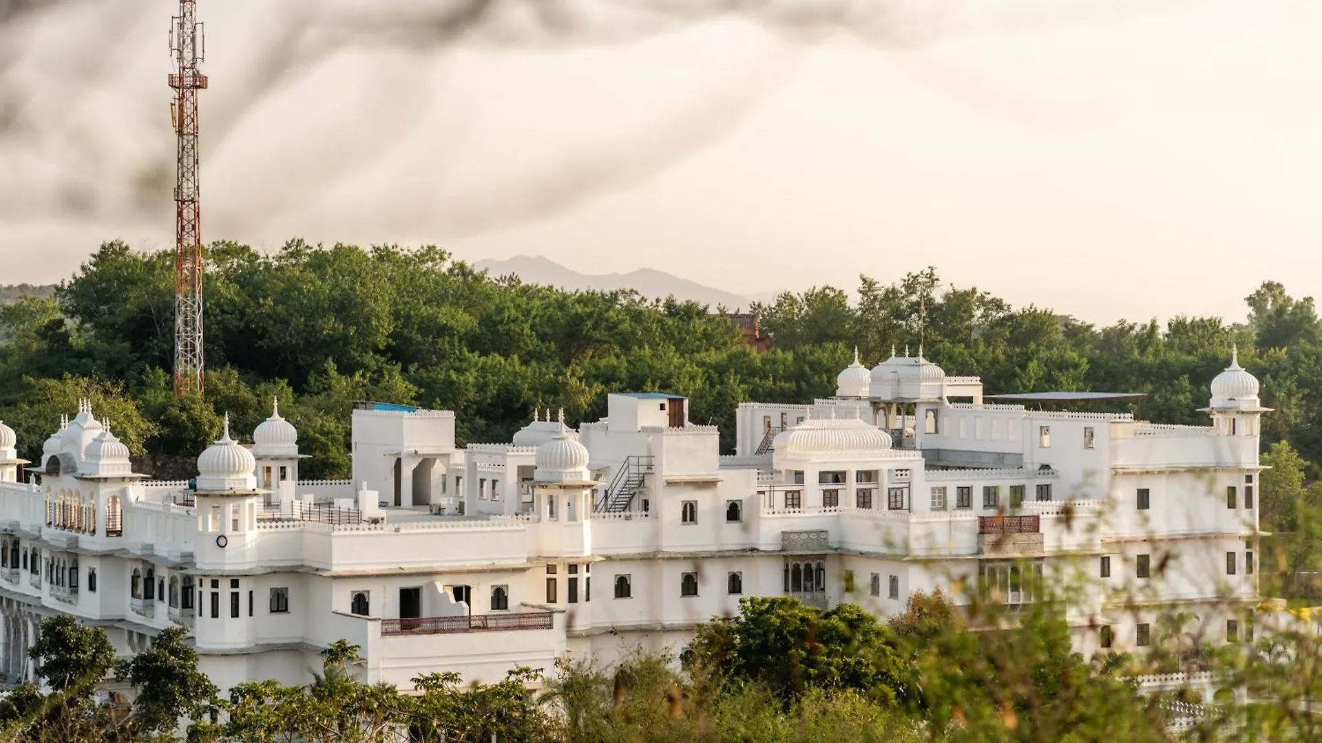 Daulatgarh Resort And Spa Удайпур 5*,